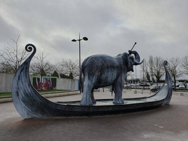 Edward's Elephant di Kirkby, Inggris