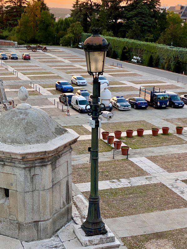 Tiang Tiang Partai Republik di Istana Kerajaan di Madrid, Spanyol