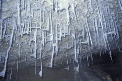 Gua Castleguard di Kanada